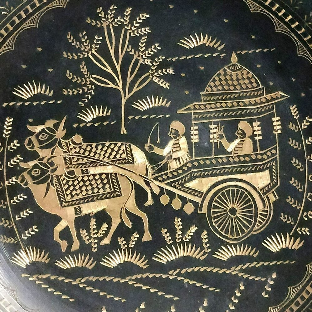 Vintage Hand Etched Engraved Black Enameled Wall Plate - Picture 3 of 10